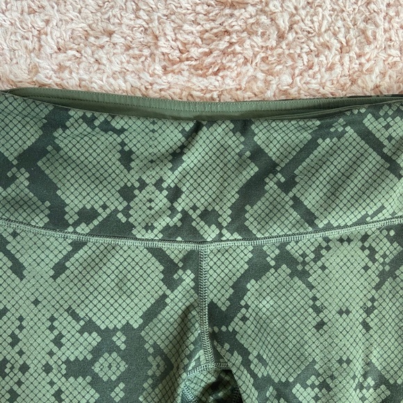 Lululemon wunder under crop leggings - Picture 6 of 7